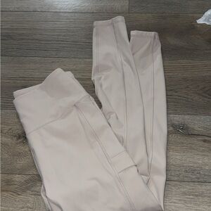 Avalanche High-Waist Leggings in Soft Cream